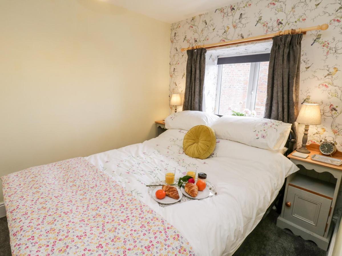 The Lodge Whitby Bagian luar foto