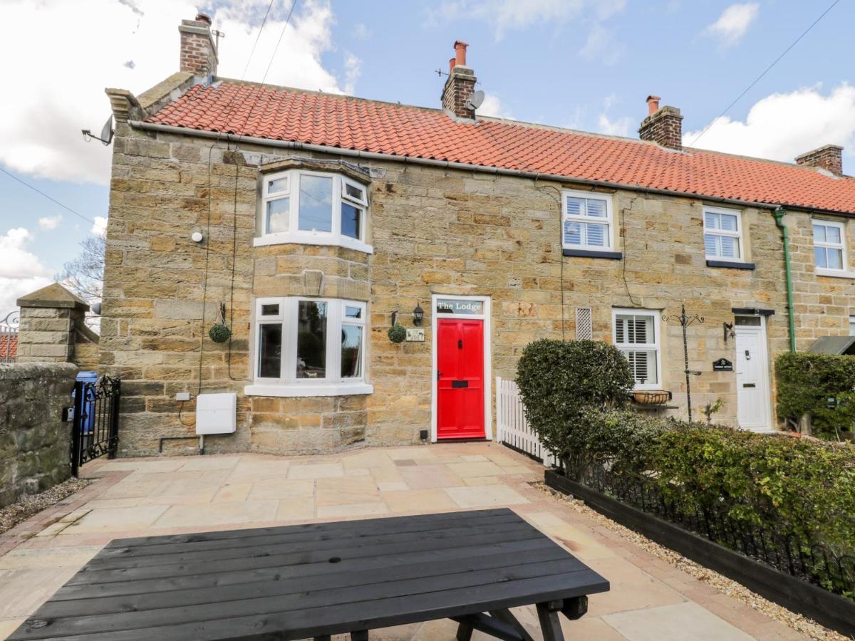 The Lodge Whitby Bagian luar foto